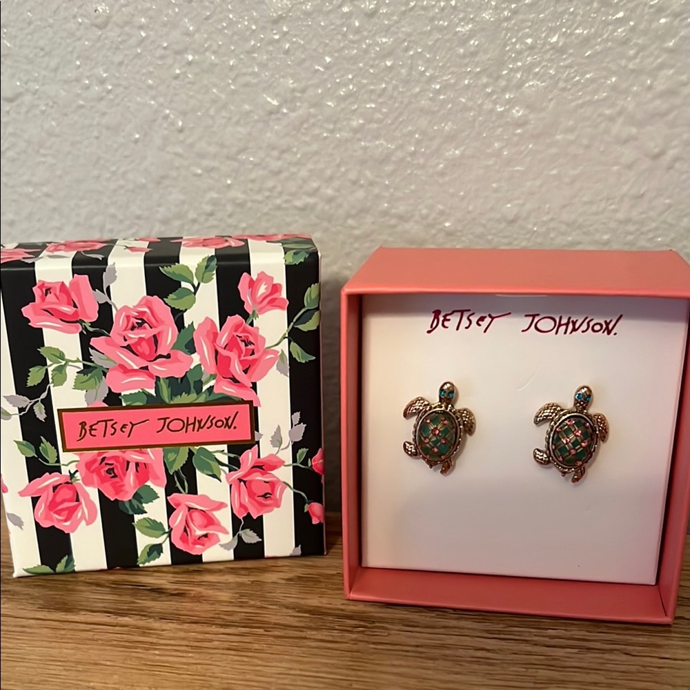 Betsey Johnson Turtle Earrings NWT